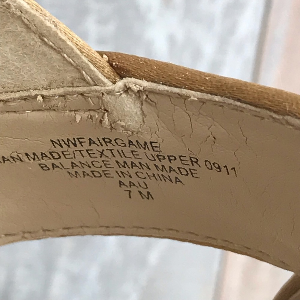 Nine West FairGame Platform Sandals Gold Glitter W - Picture 8 of 8